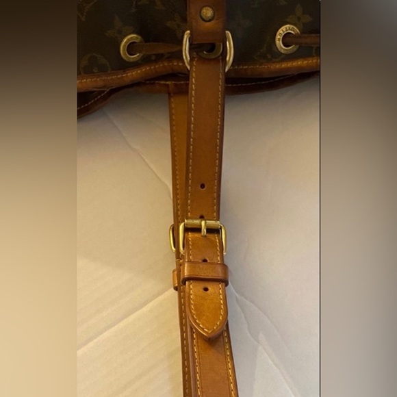 Luis Vuitton Brown Coated Bucket Bag - Picture 7 of 10